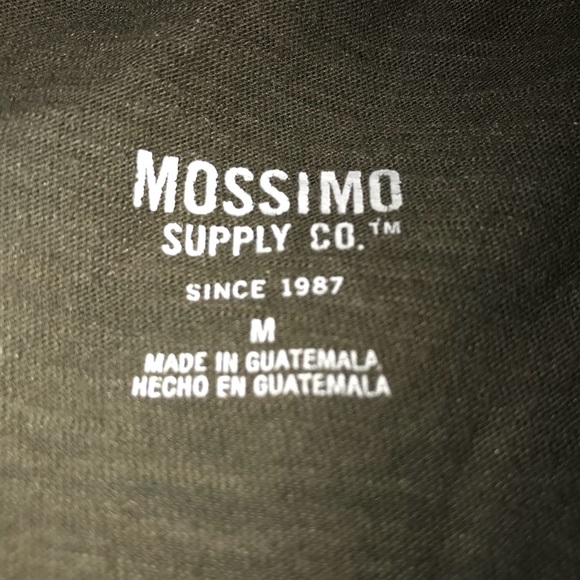 Mossimo supply co. Camouflage v neck top size M - Picture 2 of 2